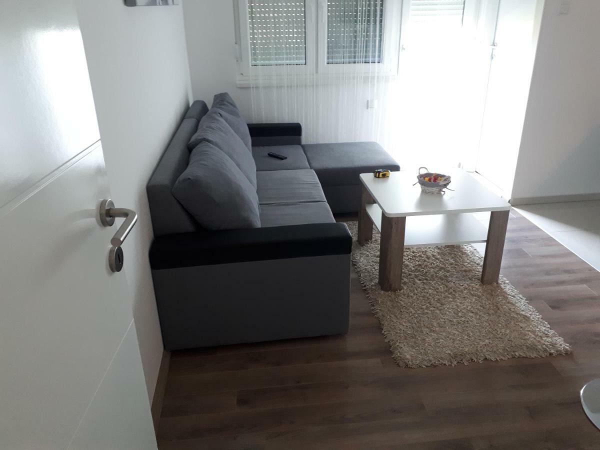 Apartman Skribulja Zupanja Exterior foto